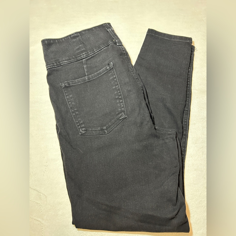 NW- No Boundaries two-button Highwasted Jean